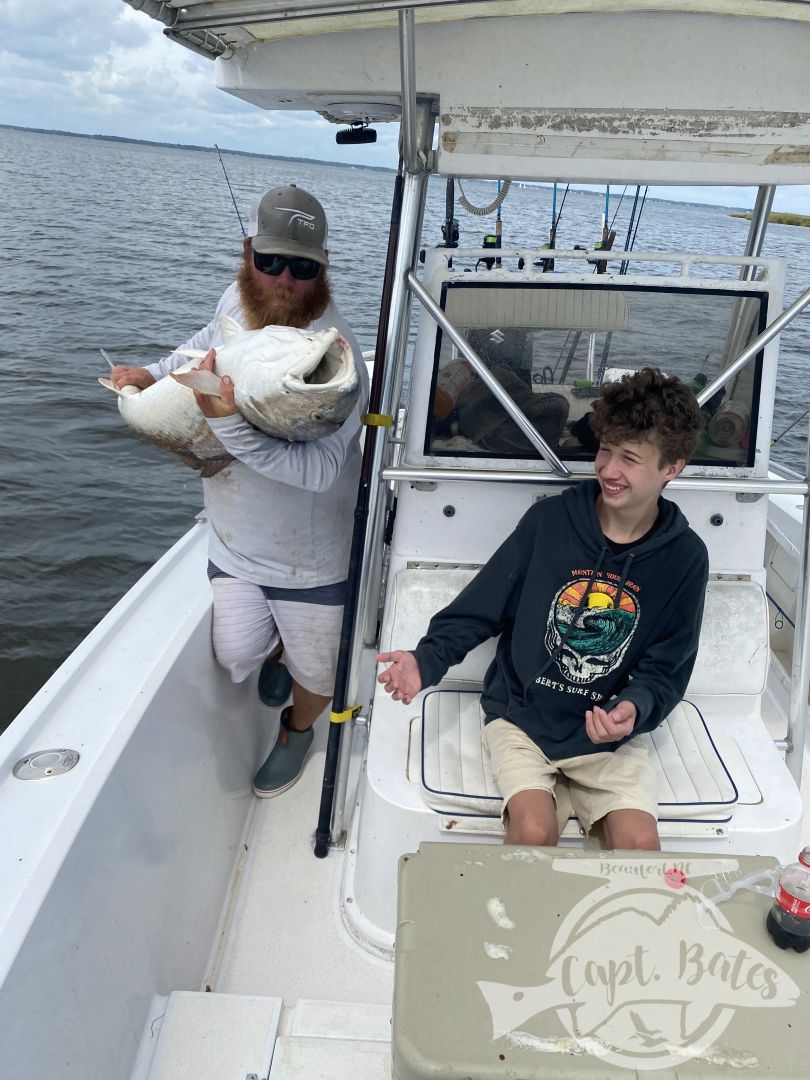 Another hero shot dump from Trophy drum season! Booking August -September 2022 trophy redfish season now!