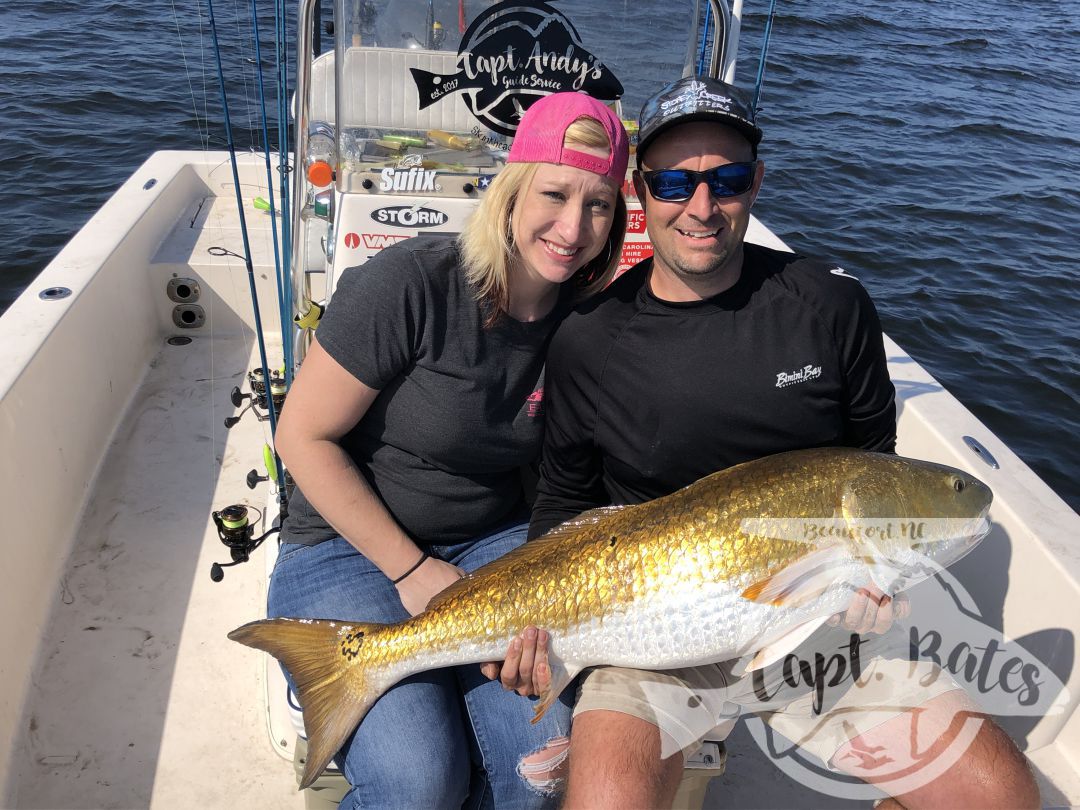 Had a great time with my good friend Bradley and his wife, went out looking for their first Trophy Redfish and we found them!

Unfortunately, we had some tough luck early with 2 fish spitting the hook mid fight, and one jig came off a loop knot. 

But we kept at it, and was able to get him his first ever Neuse River trophy redfish!