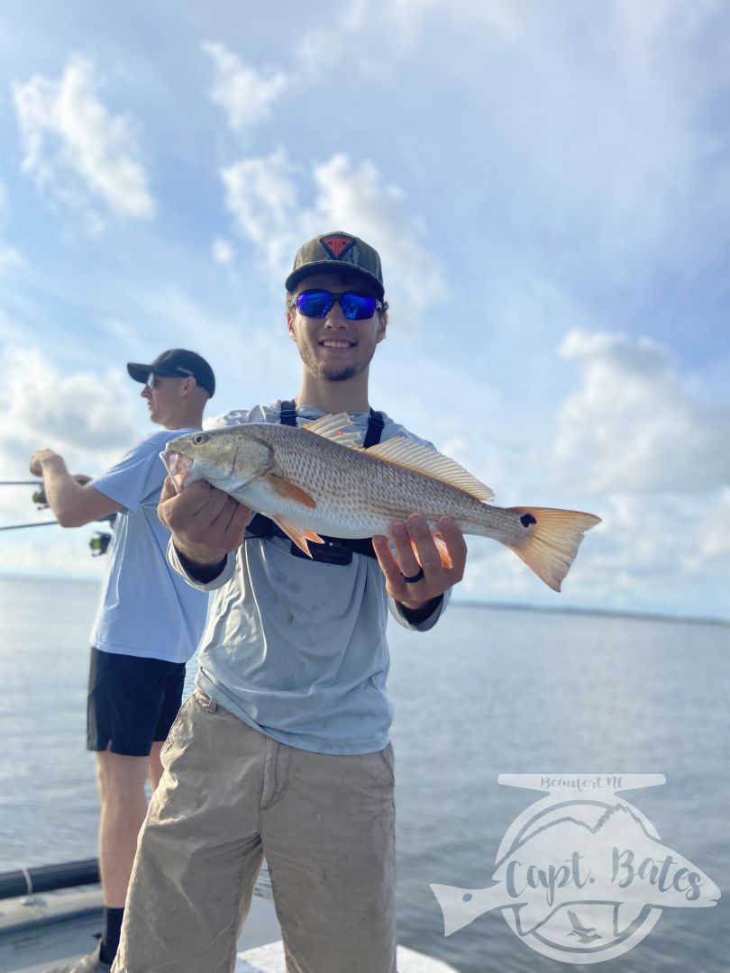 Been an extremely busy month already! We fished on through the weekend, did my best to avoid the crowds and show my crowds a fun trip with out the chaos holiday weekends bring to the coast. We succeeded at that, well other then cussing out one fancy flats boat 