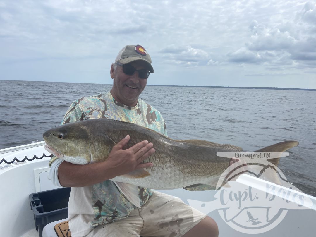 Large photo dump from an awesome trophy redfish season! So many personal best broken and memories made! Now booking 2022 dates!