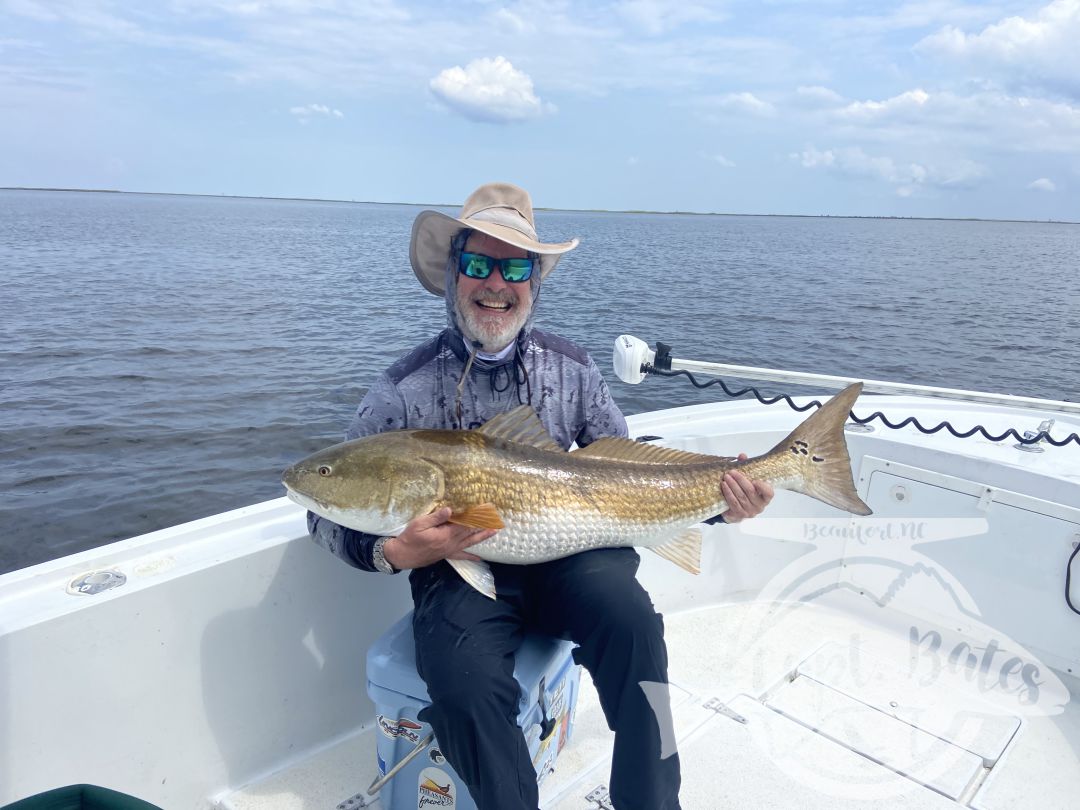 Large photo dump from an awesome trophy redfish season! So many personal best broken and memories made! Now booking 2022 dates!