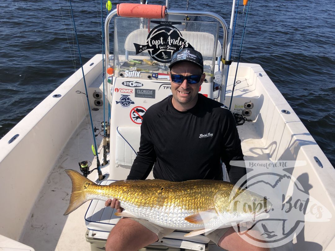 Had a great time with my good friend Bradley and his wife, went out looking for their first Trophy Redfish and we found them!

Unfortunately, we had some tough luck early with 2 fish spitting the hook mid fight, and one jig came off a loop knot. 

But we kept at it, and was able to get him his first ever Neuse River trophy redfish!