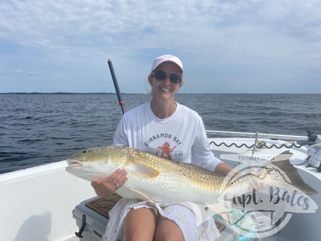 Large photo dump from an awesome trophy redfish season! So many personal best broken and memories made! Now booking 2022 dates!