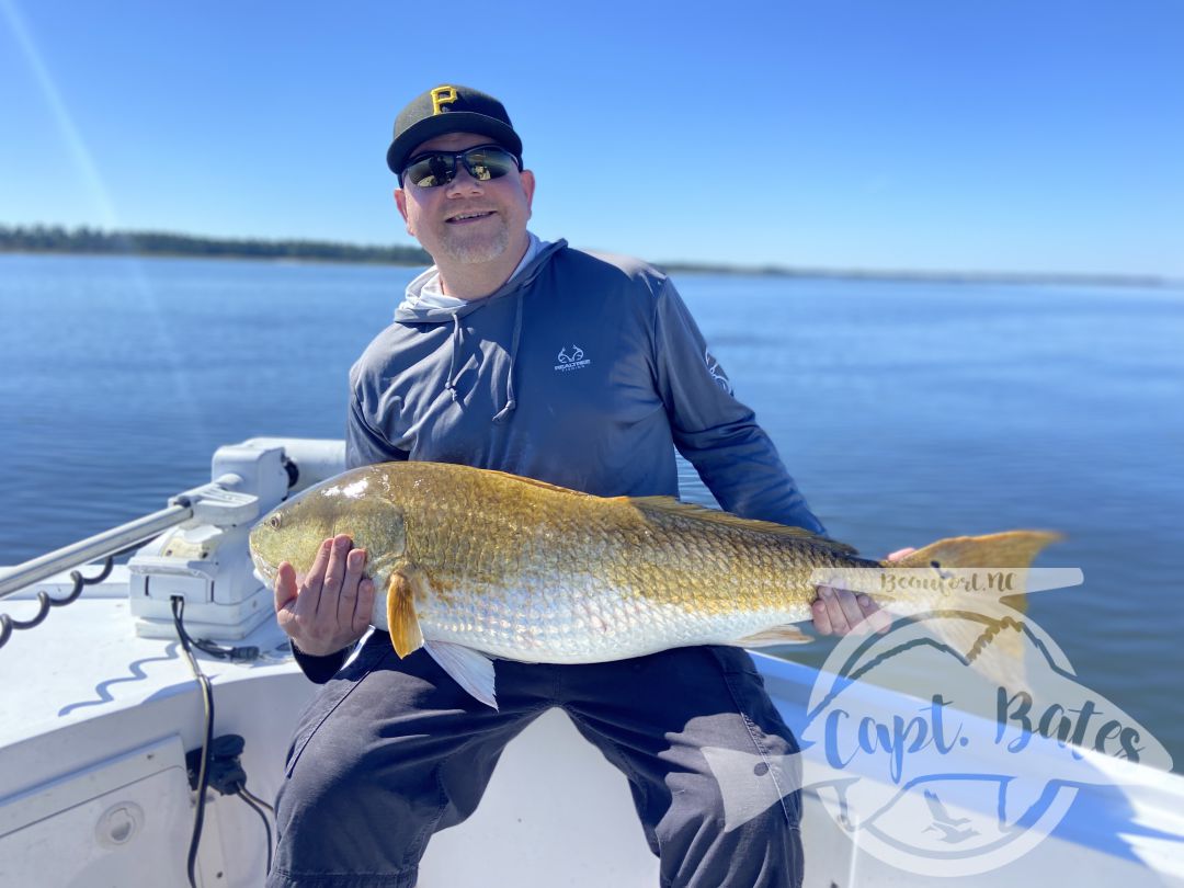 Last trophy redfish pics of the 2021 season so much fun with so many great clients thanks everyone!