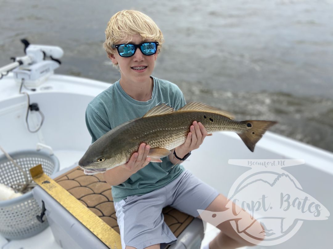 Wesley and his dad fished with me last month and wanted quantity over quality so we wore out the sea mullet, this month they wanted to try for quality. Wesley and Oscar absolutely slayed the redfish this afternoon! Mid to over slots kept them busy for a couple hours they even started netting each other’s fish! Great time bending the Temple Fork Outfitters inshore medium and listen to the Florida Fishing Products osprey 3k sing!