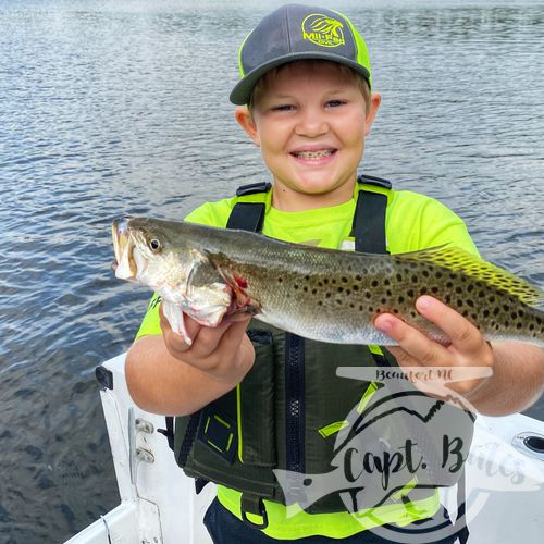 Super windy but the numbers of inshore fish made up for it! Inshore slam (trout, redfish, flounder) for Carte and his mom and dad! Made the best of a brutal day with a great family!