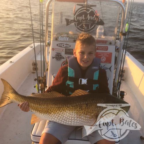 Bumpy start but Conner and his dad Ryan did excellent and put some trophy drum in the boat, despite the rough conditions!

I love seeing the youngins that are passionate about fishing! 

Ryan landed a tagged redfish as well!!