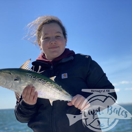 Fish in the front, party in the back! The mullet was flowing like wine in a stiff NE breeze today! It wasn’t easy for us but made a few of our opportunities count on #albies Dalton and Jessie kept good attitudes and got to see some exciting feeds!