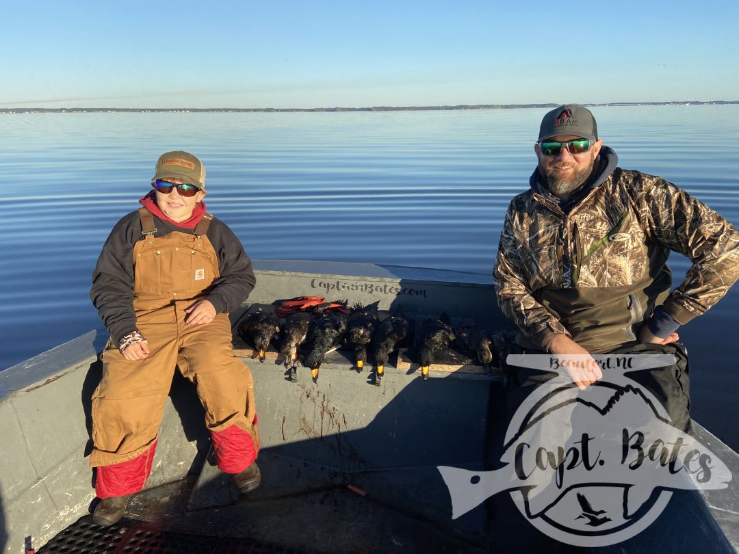 Another greasy calm day with a couple of my favorite repeats! Carter shot his first ducks with me last year and today was his first layout hunt! The birds did not disappoint and him and his das finished up quick!