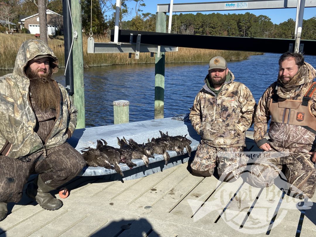 The November layout hunts started out with a lot of bangs! Everyday had limits (or close and plenty of opportunities for limits) as usual the perfect weather days were far and few between, lots of high winds and slick cam days but we worked with what we could and adjusted. Early season in our area always brings lots of hens and immature birds, this year the percentage was even more skewed but it sure makes for fun shooting when there isn’t much else around. I still have a few open days in January!