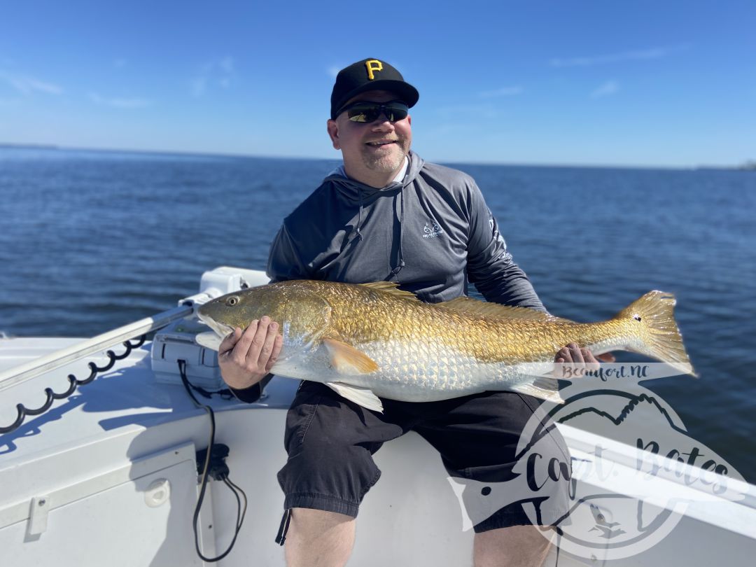 Last trophy redfish pics of the 2021 season so much fun with so many great clients thanks everyone!