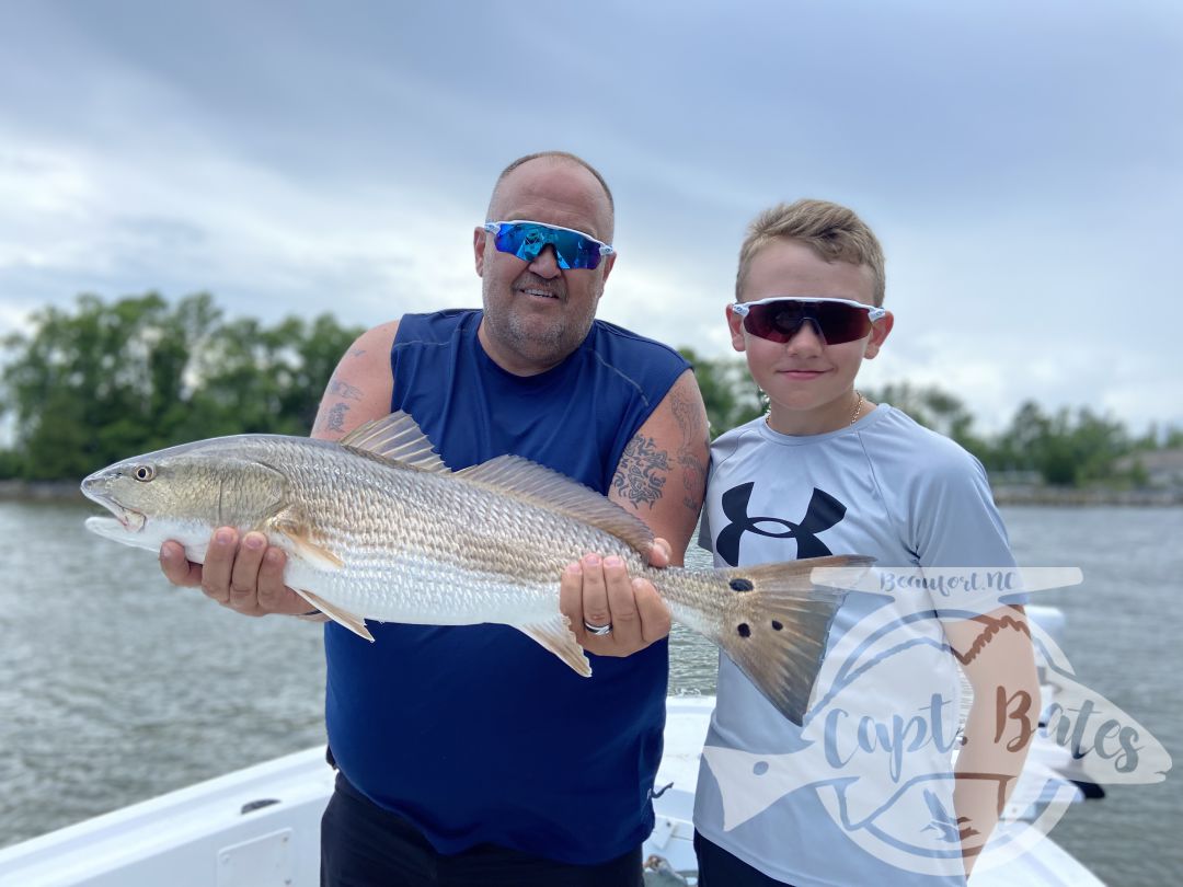 Little slow start but we ended up on a pretty good redfish bite with this father and son from the mountains of Virginia. First redfish(s) for them both! Covered all the bases over slots, mid slots,  low slots, and under slots.