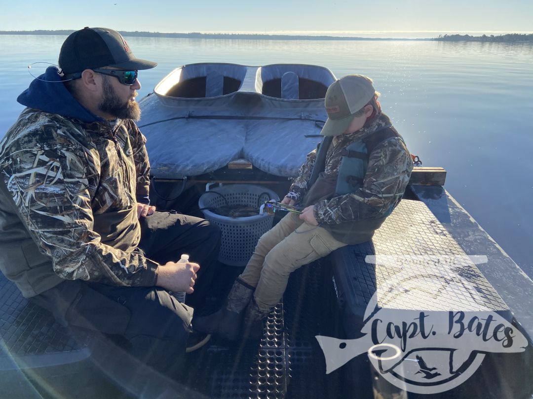 Another greasy calm day with a couple of my favorite repeats! Carter shot his first ducks with me last year and today was his first layout hunt! The birds did not disappoint and him and his das finished up quick!