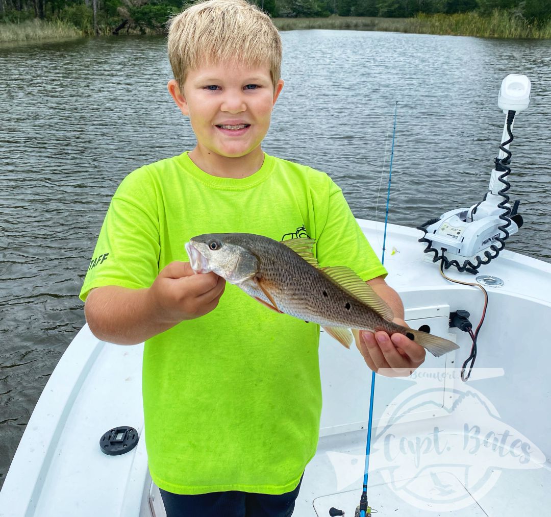 Super windy but the numbers of inshore fish made up for it! Inshore slam (trout, redfish, flounder) for Carte and his mom and dad! Made the best of a brutal day with a great family!