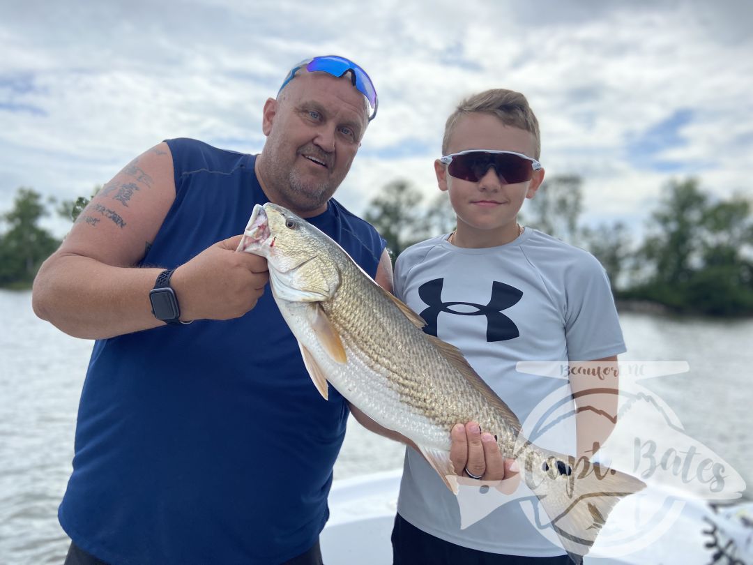 Little slow start but we ended up on a pretty good redfish bite with this father and son from the mountains of Virginia. First redfish(s) for them both! Covered all the bases over slots, mid slots,  low slots, and under slots.